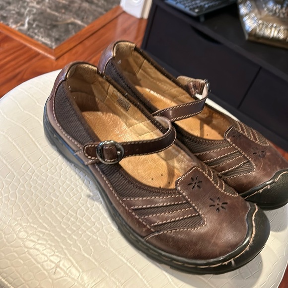 Keen Shoes - Keen Paradise Mary Jane Brown Leather Shoes 9 or 39.5
